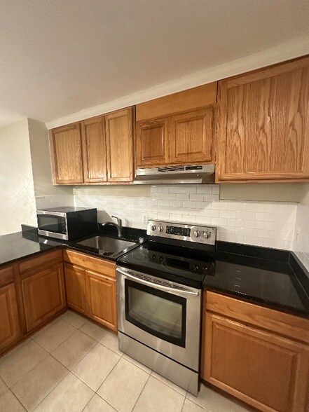 Building Photo - 2907 Dumas St