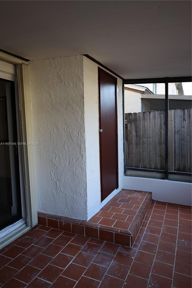 Building Photo - 2385 NE 171 St