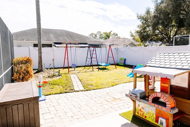 Building Photo - 22620 Willow Lakes Dr