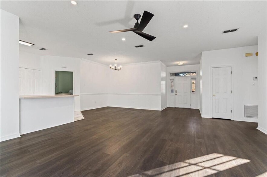 Building Photo - 1263 Smithfield Rd E