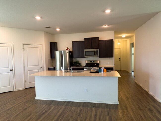 Building Photo - 21417 Wilmiller Ln