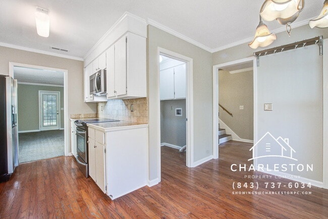 Building Photo - 978 Governors Rd