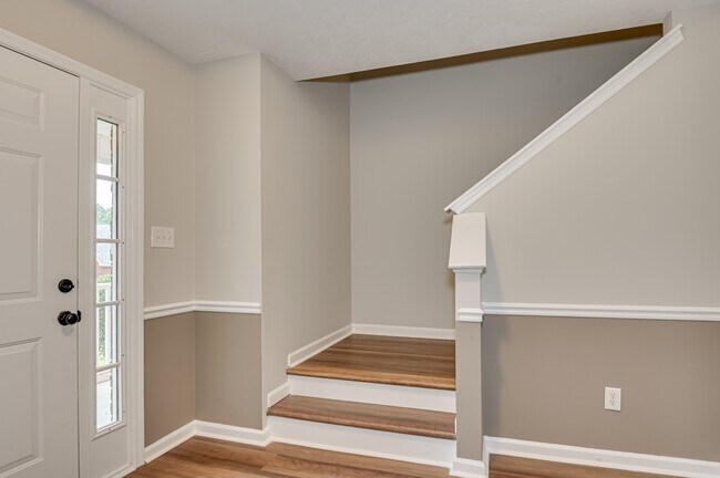 Building Photo - 7640 Pleasantville Way