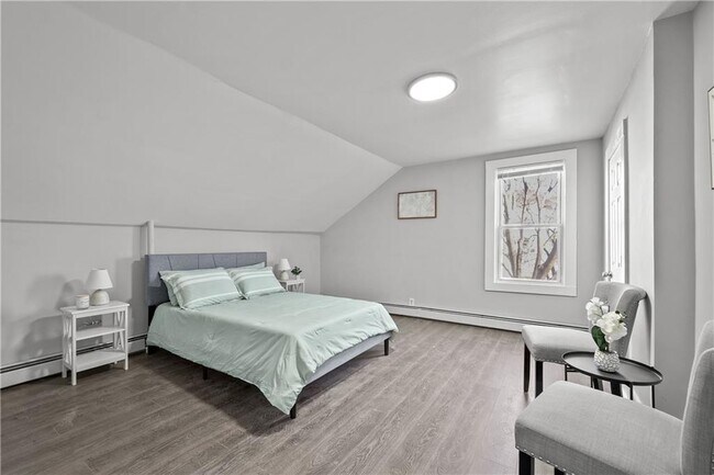 Building Photo - 40 Jenkins St