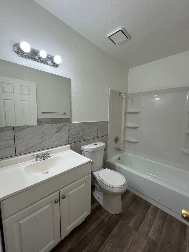 Building Photo - 6942 Appleton Dr