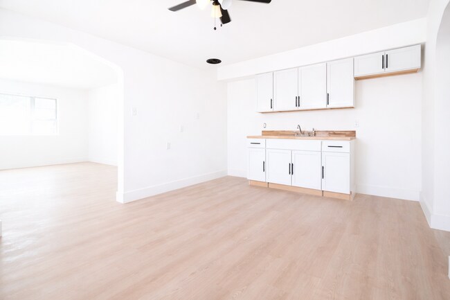 Building Photo - 4406 S 2nd St