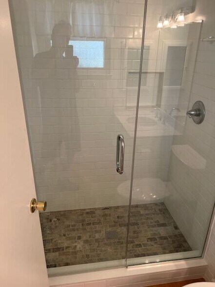 Building Photo - 94 Oakleaf Ave