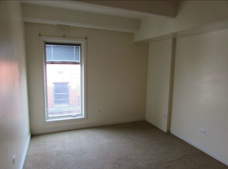 Building Photo - 1441 N Humboldt St