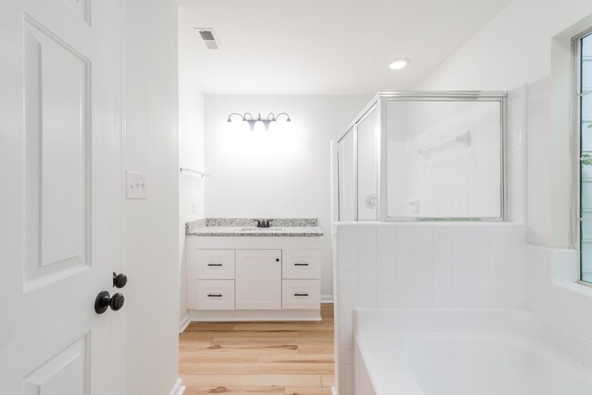 Building Photo - 8413 Woodford Bridge Dr