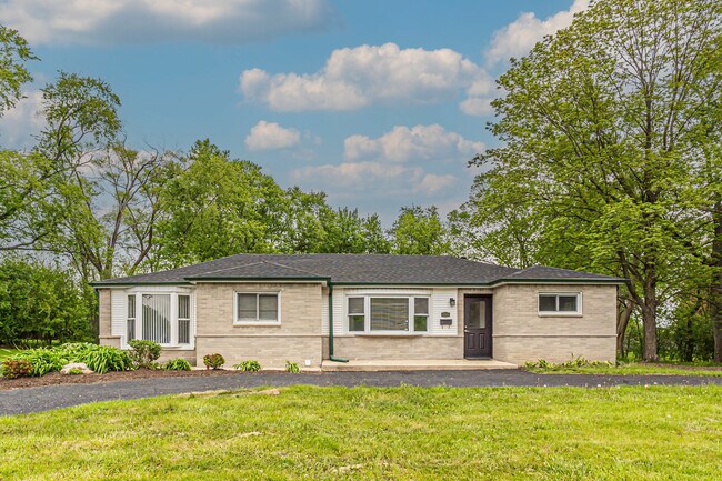 Building Photo - 1055 N Bluebonnet Ln