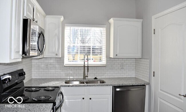 Building Photo - 12938 University Crescent