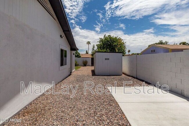 Building Photo - 409 N Arrowhead Dr