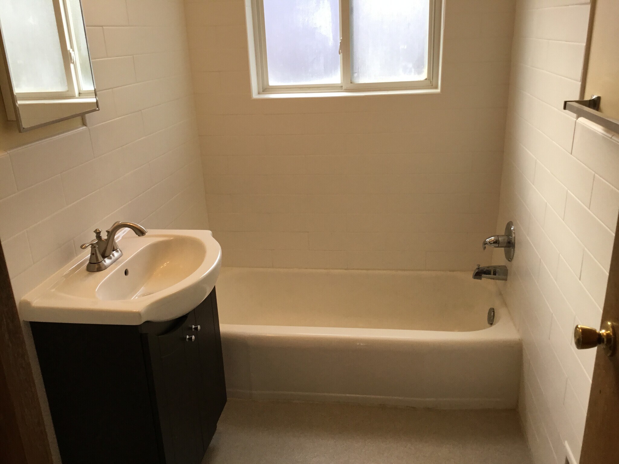 Building Photo - 426 Rushmore Ln