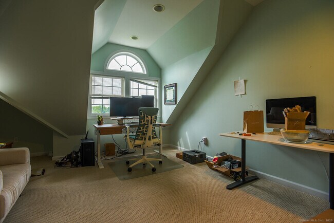 Building Photo - 750 Quinnipiac Ave