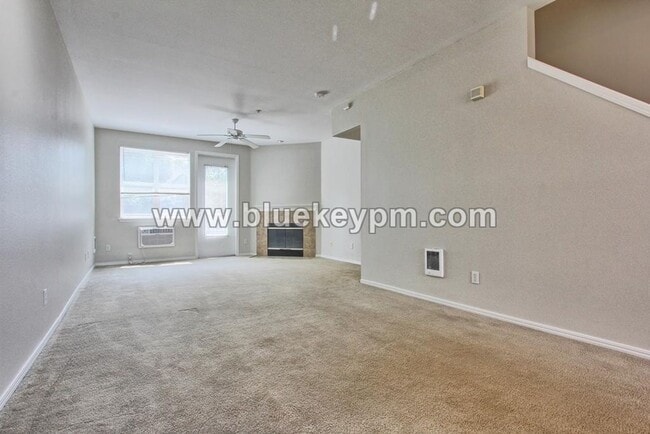 Building Photo - 3 Bed,2 Bath Townhome By the Columbia River in Northwynd Community