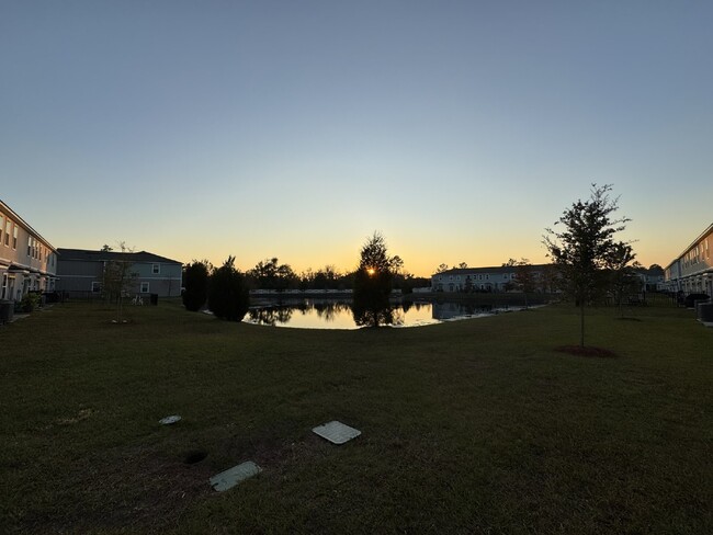 Building Photo - Capitol Park E, Great Northside Location