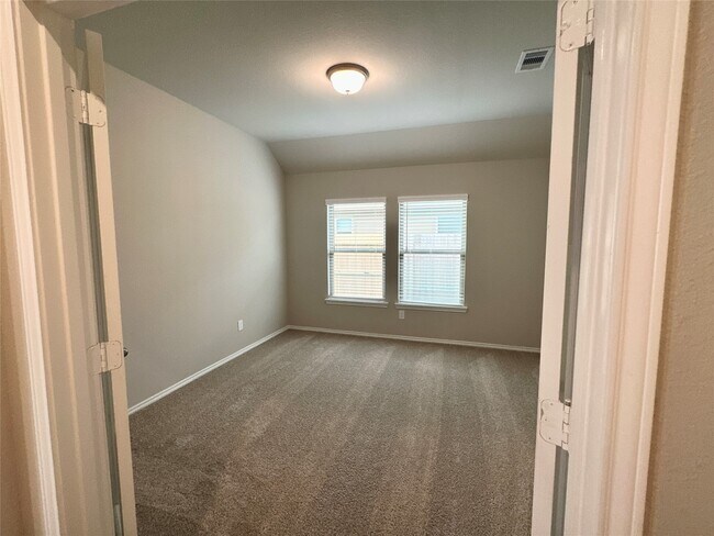 Building Photo - 3274 Old Ironwood Dr