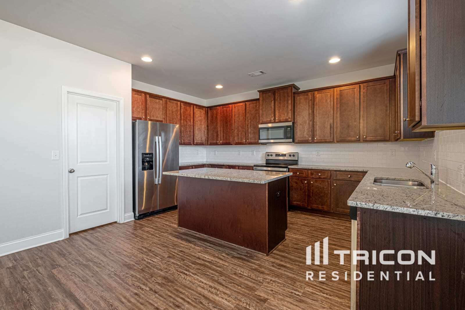 Building Photo - 3980 Bella View Ln