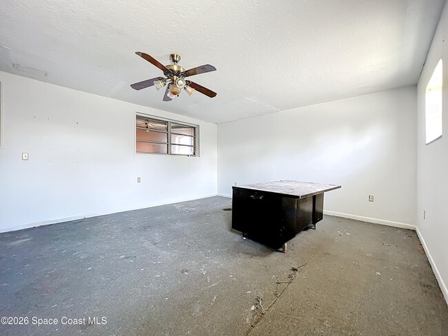 Building Photo - 122 Eden Ave