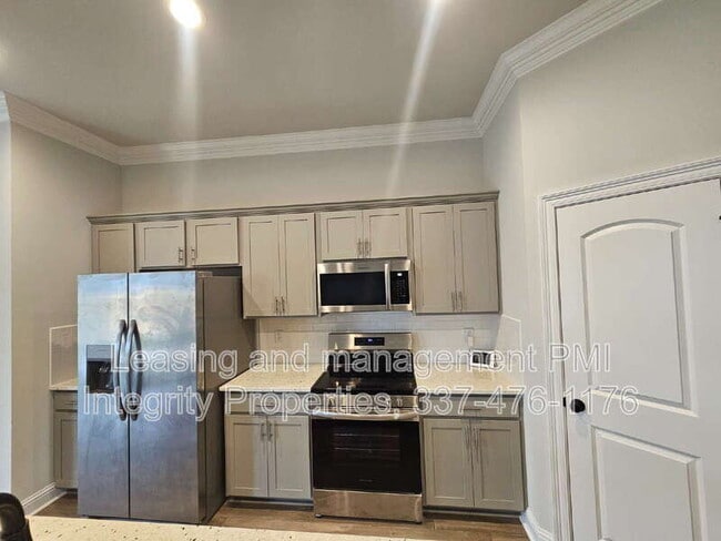 Building Photo - 26063 Purdy Ave