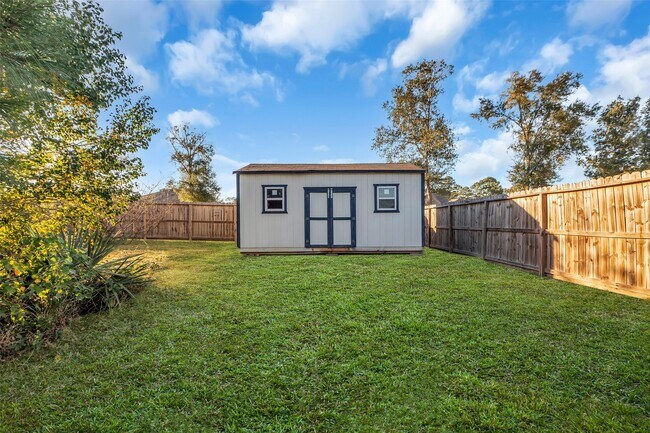 Building Photo - 12341 N Chestnut Hls Dr