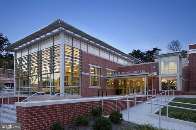 Building Photo - 5734 Washington Blvd