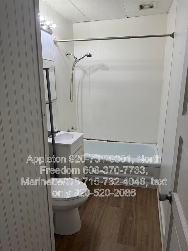 Building Photo - S7559 US-12