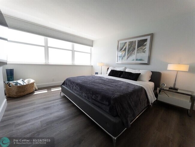 Building Photo - 209 N Fort Lauderdale Beach Blvd