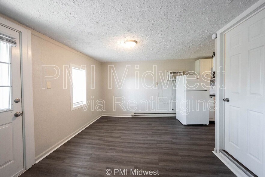 Building Photo - 2142 US-40