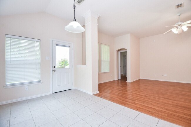 Building Photo - 18006 Willow Cliff Ln