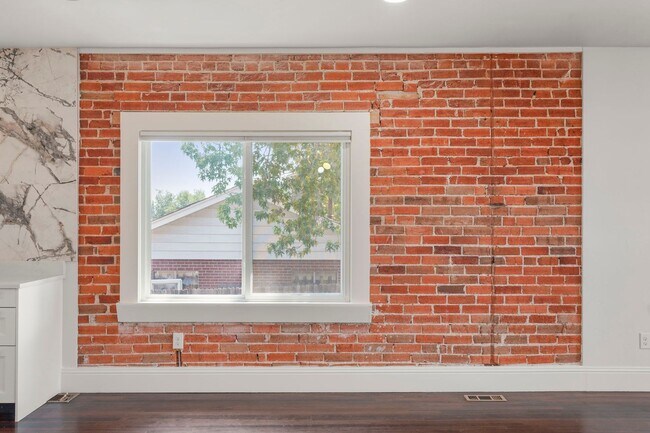 Building Photo - 5350 Tejon St