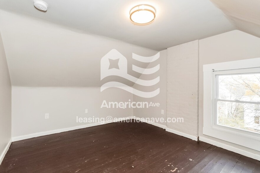 Building Photo - 1014 Parkson Pl