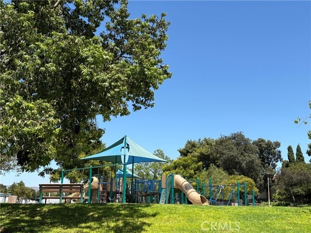 Building Photo - 14851 Mayten Ave