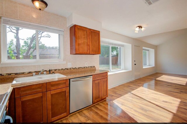 Building Photo - 15811 Boonridge Rd