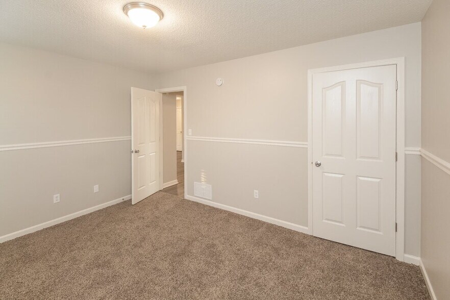 Building Photo - 7338 Lee Ann Dr