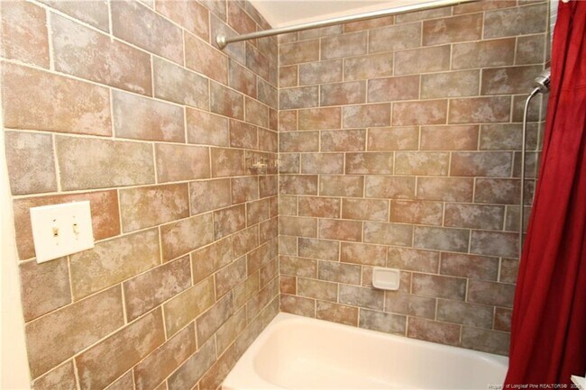 Building Photo - 819 James St