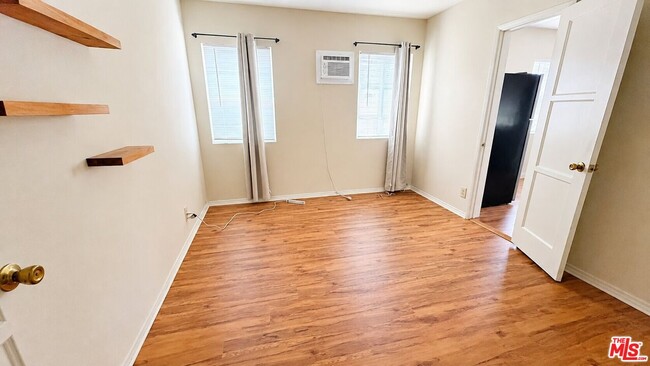 Building Photo - 3866 Bentley Ave