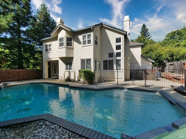 Building Photo - 3500 Crownridge Dr