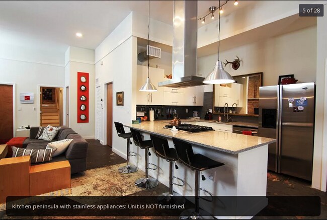 Building Photo - 559 Pryor St SW