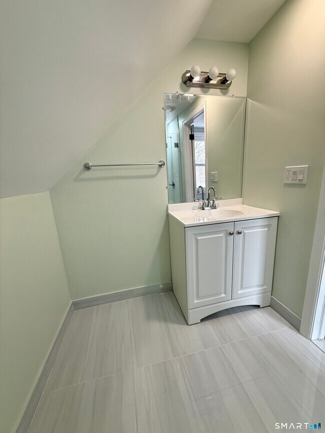 Building Photo - 21 Edgar St