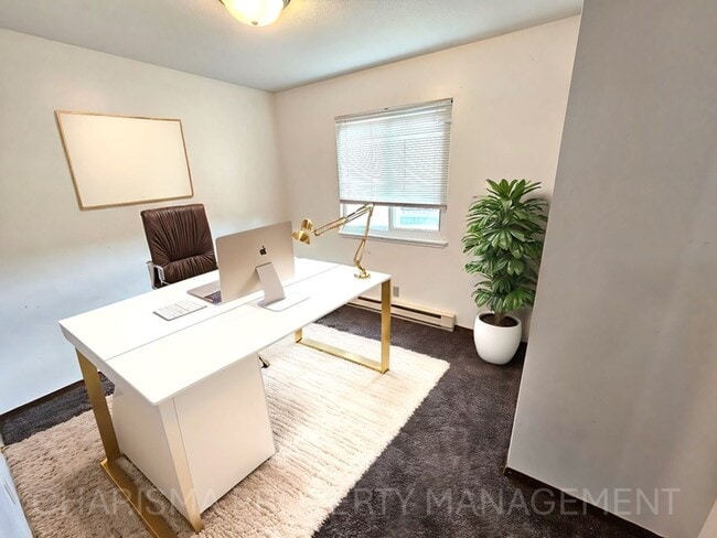 Building Photo - 2 BD, 1 BA in Garretson - Small Town Living Near Big City Amenities