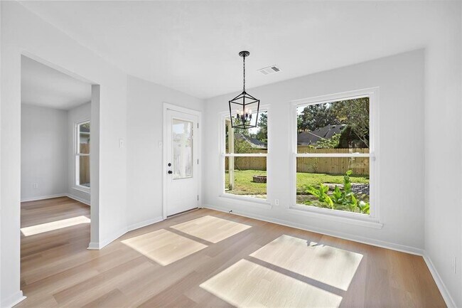 Building Photo - 22823 Tara Way Dr