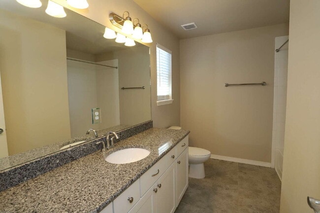 Building Photo - Beautiful 3-Bedroom Townhouse for Rent in Wolf Ranch