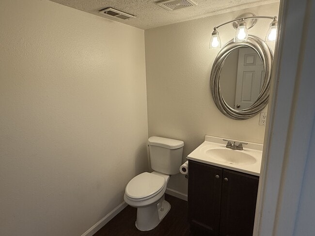 Building Photo - 10538 Olympic St NW