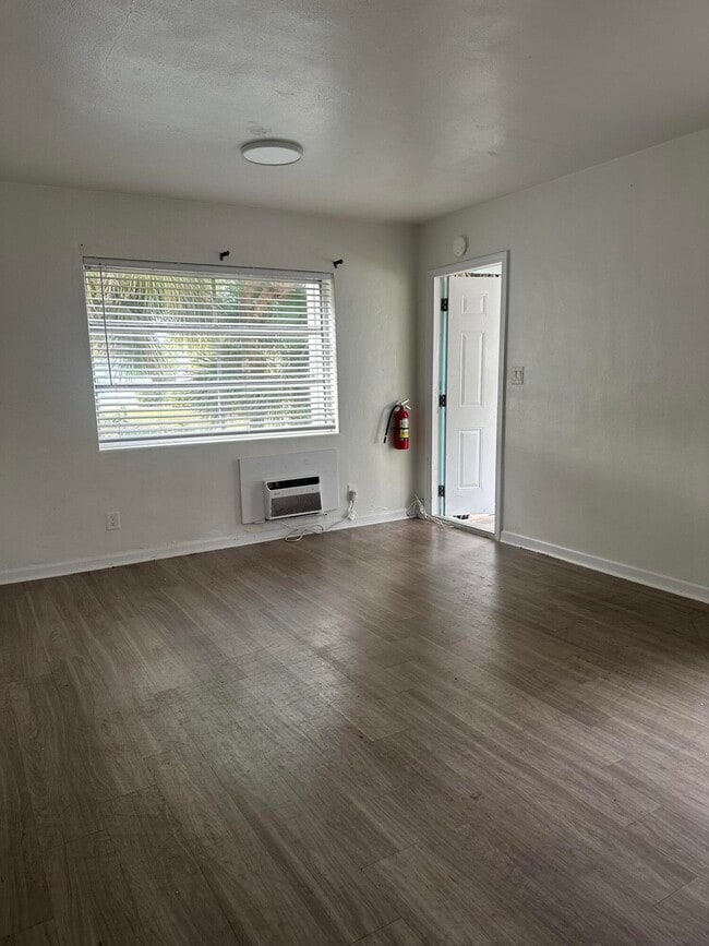 Building Photo - 178 E 27th St