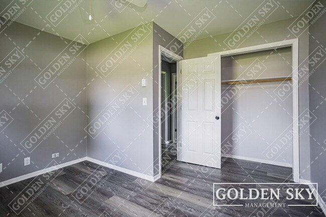 Building Photo - 210 S Keystone Cir