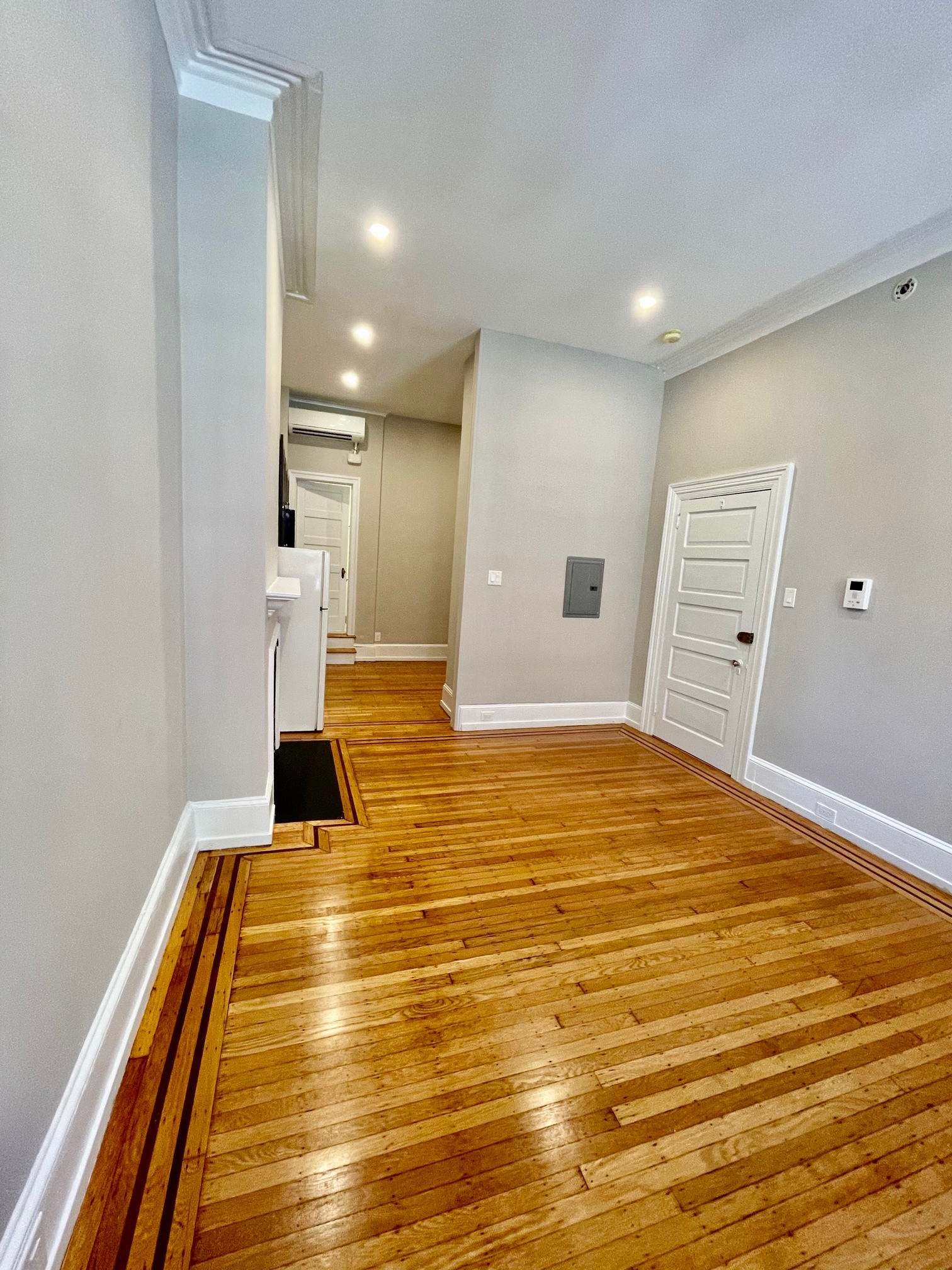 Recently renovated - 320 S 16th St