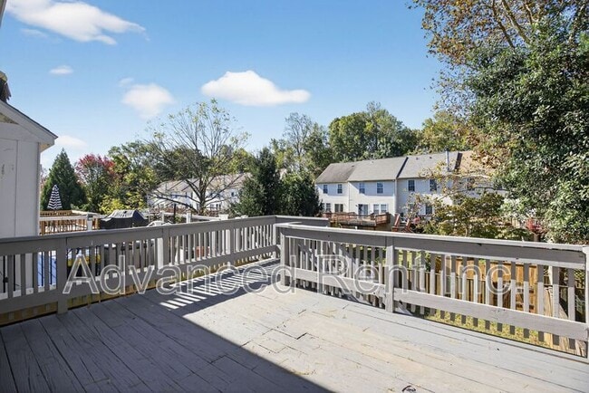 Building Photo - 339 Overlea Pl