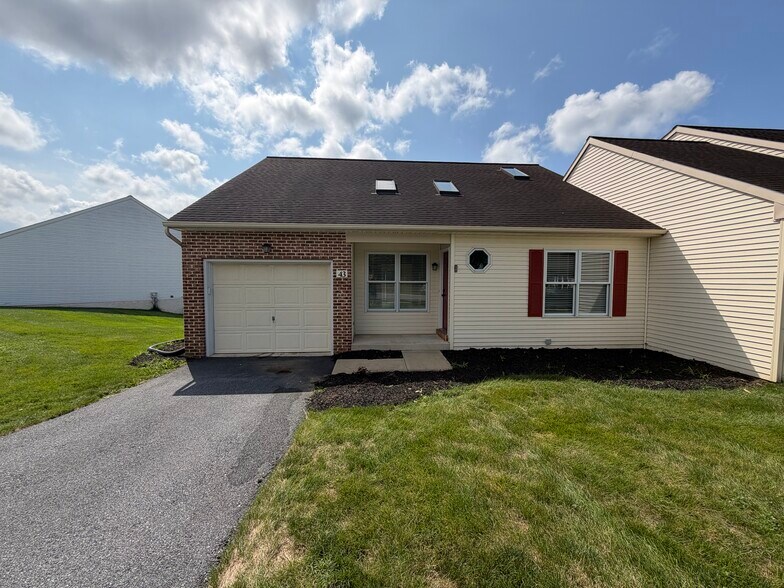 Building Photo - 43 Knollwood Rd