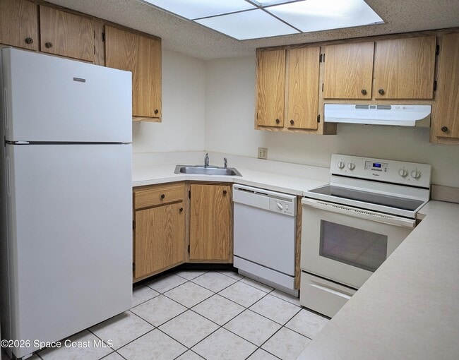 Building Photo - 1600 Sunny Brook Ln